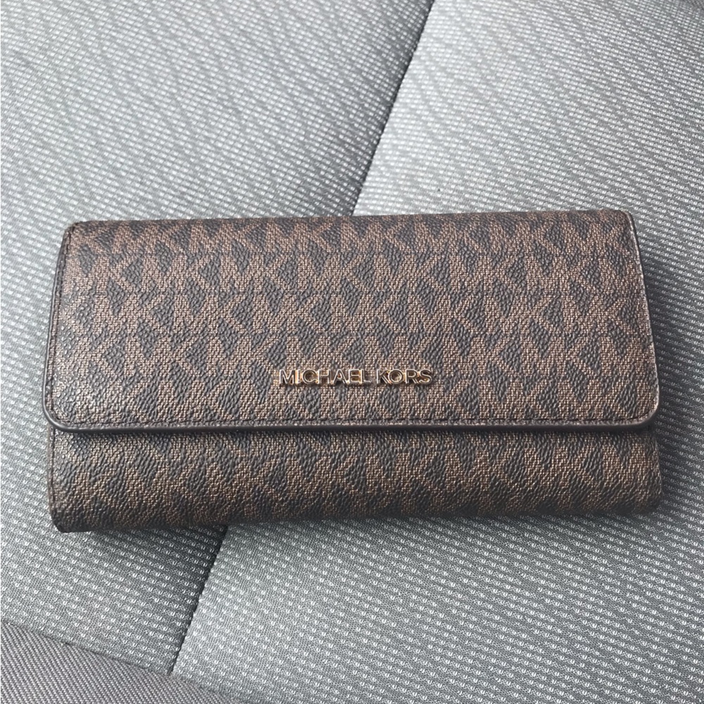 Michael Kors Jet Set Travel Trifold Wallet